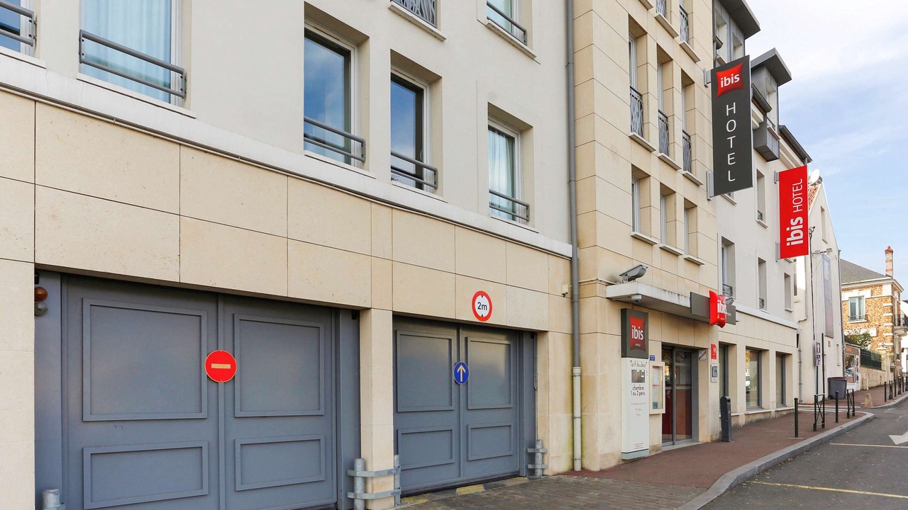 Photo of Buildings in Etampes