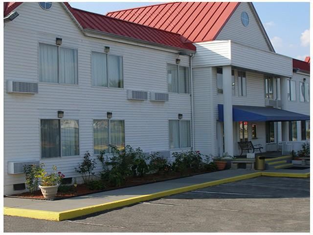 Photo of Buildings in Thomson