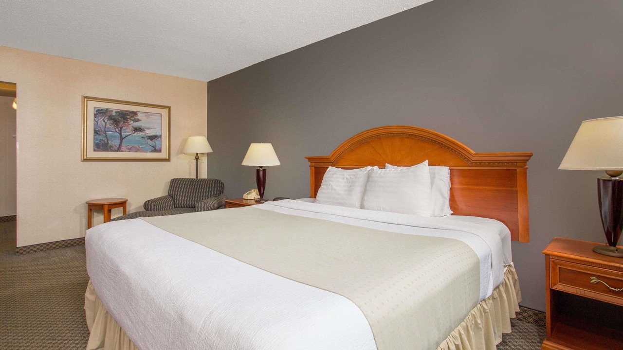 Photo of Bedroom in Painted Post