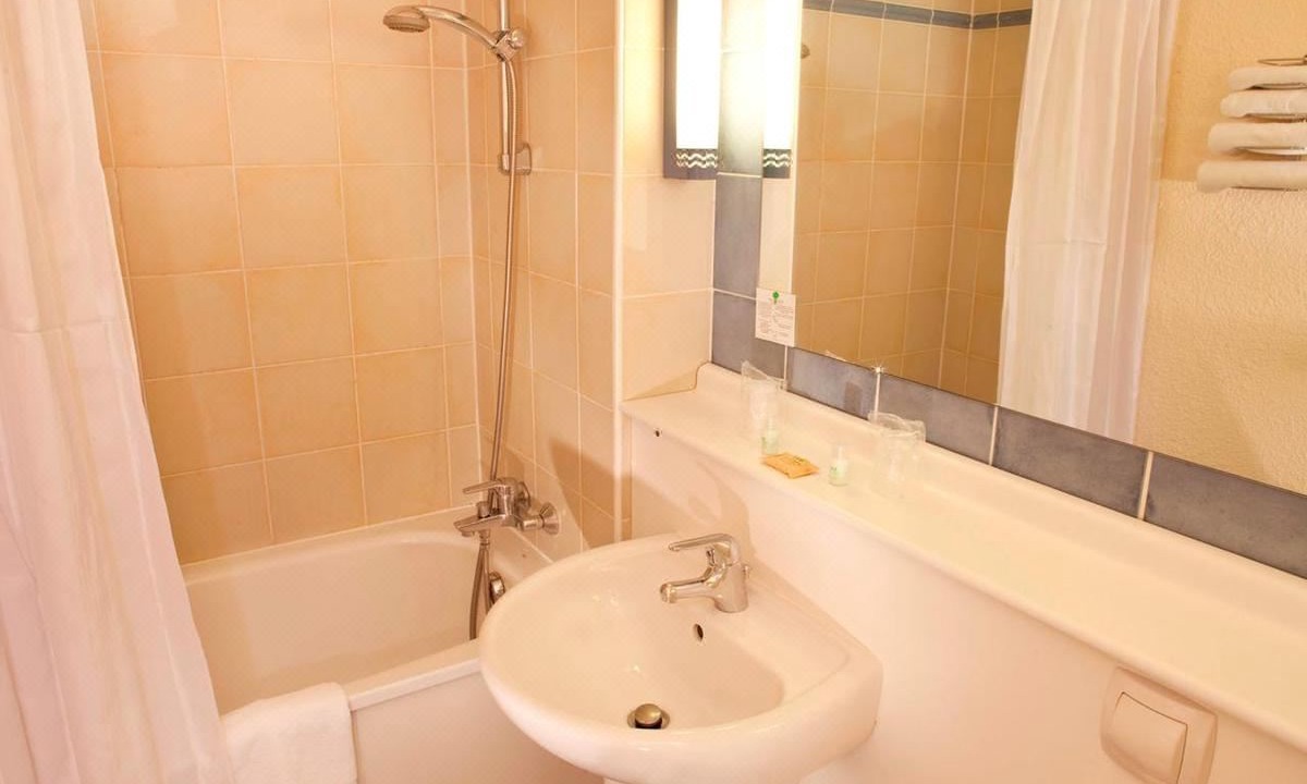 Photo of Bathroom in Saint-Arnoult