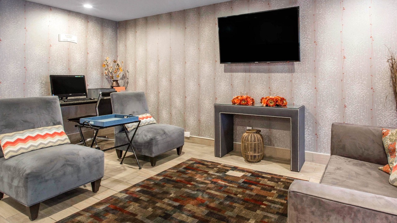 Photo of Livingroom in West Springfield