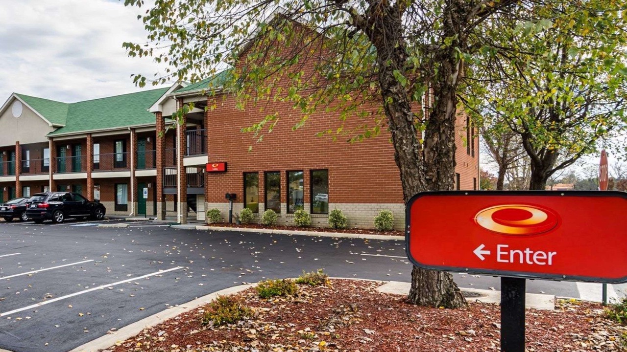 Photo of Buildings in Mosby