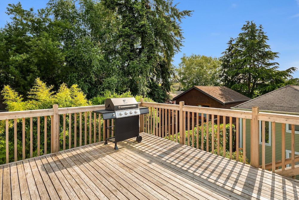 Photo of Others in Madrona