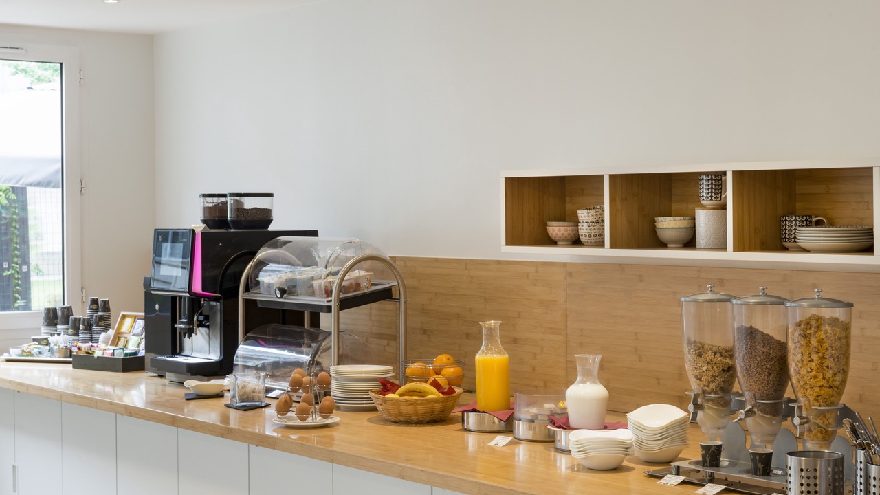 Photo of Others in Antigone