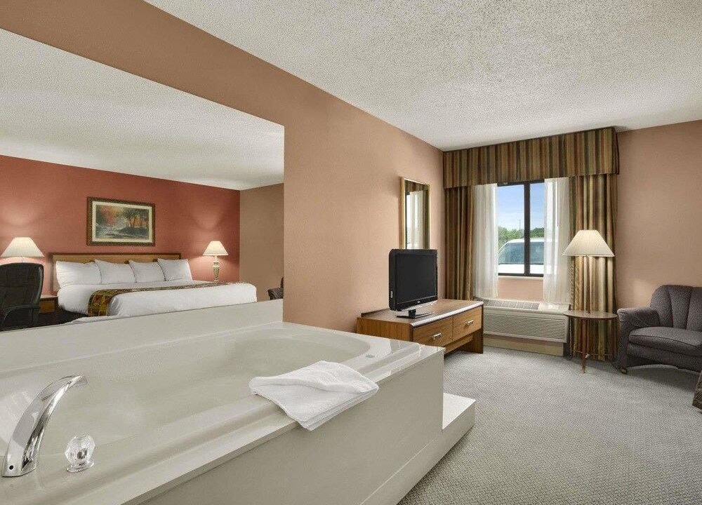 Photo of Bedroom in Sullivan