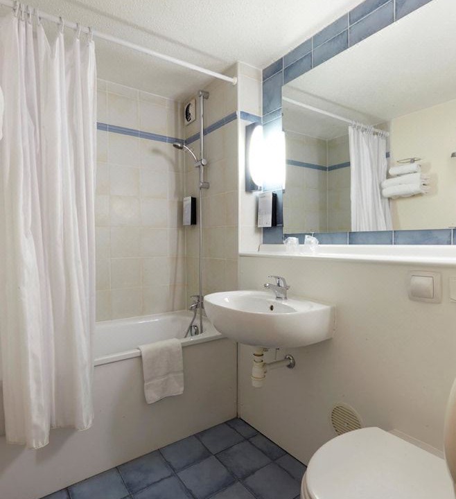 Photo of Bathroom in Charleville-Mezieres