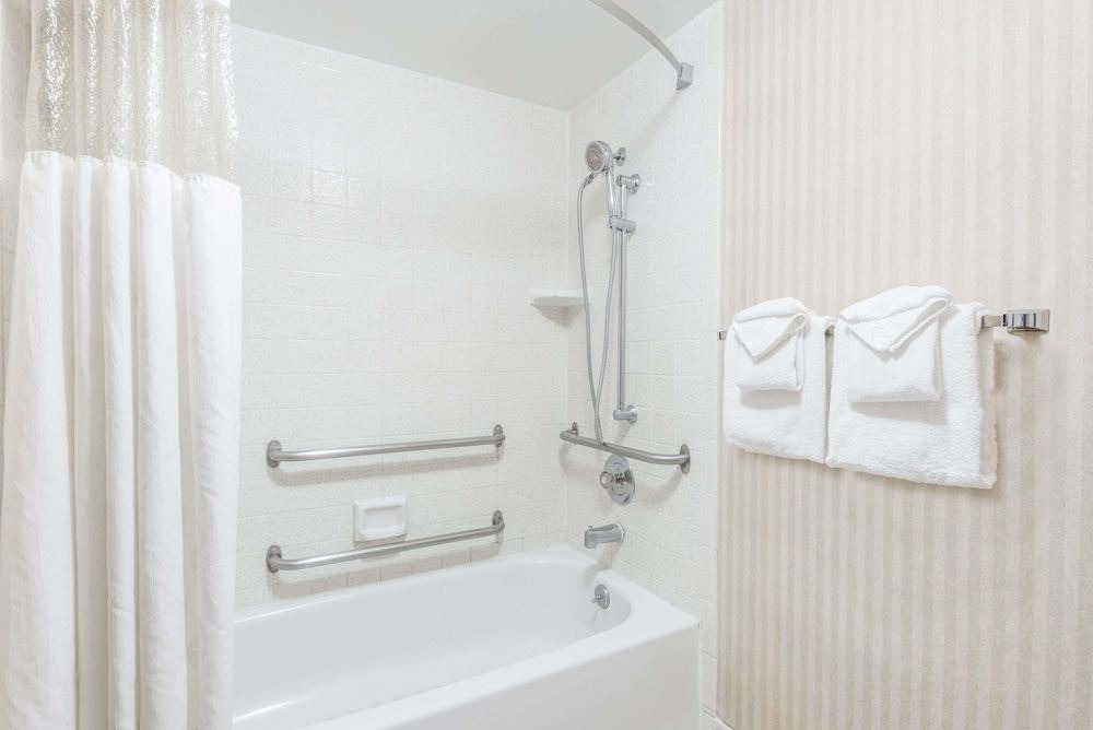 Photo of Bathroom in Xenia