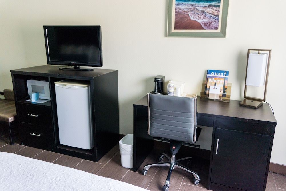 Photo of Livingroom in Atlantic Beach