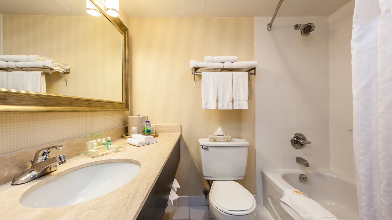 Photo of Bathroom in Laval