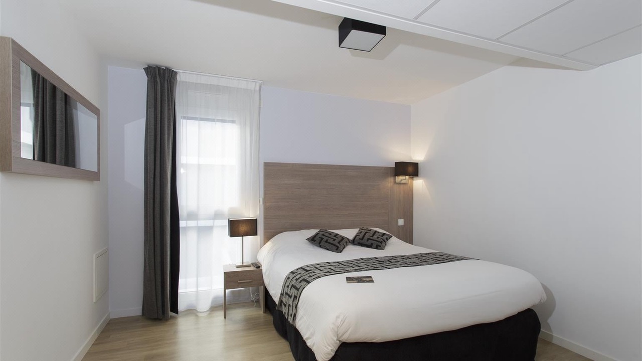 Photo of Bedroom in Palaiseau