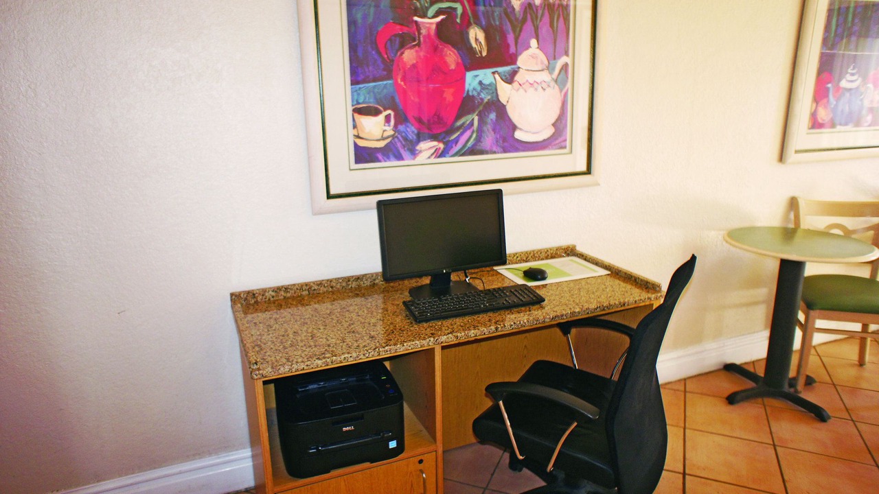 Photo of Livingroom in Lenexa