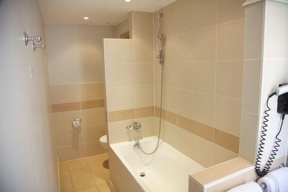 Photo of Bathroom in Quartier de la Salpetriere