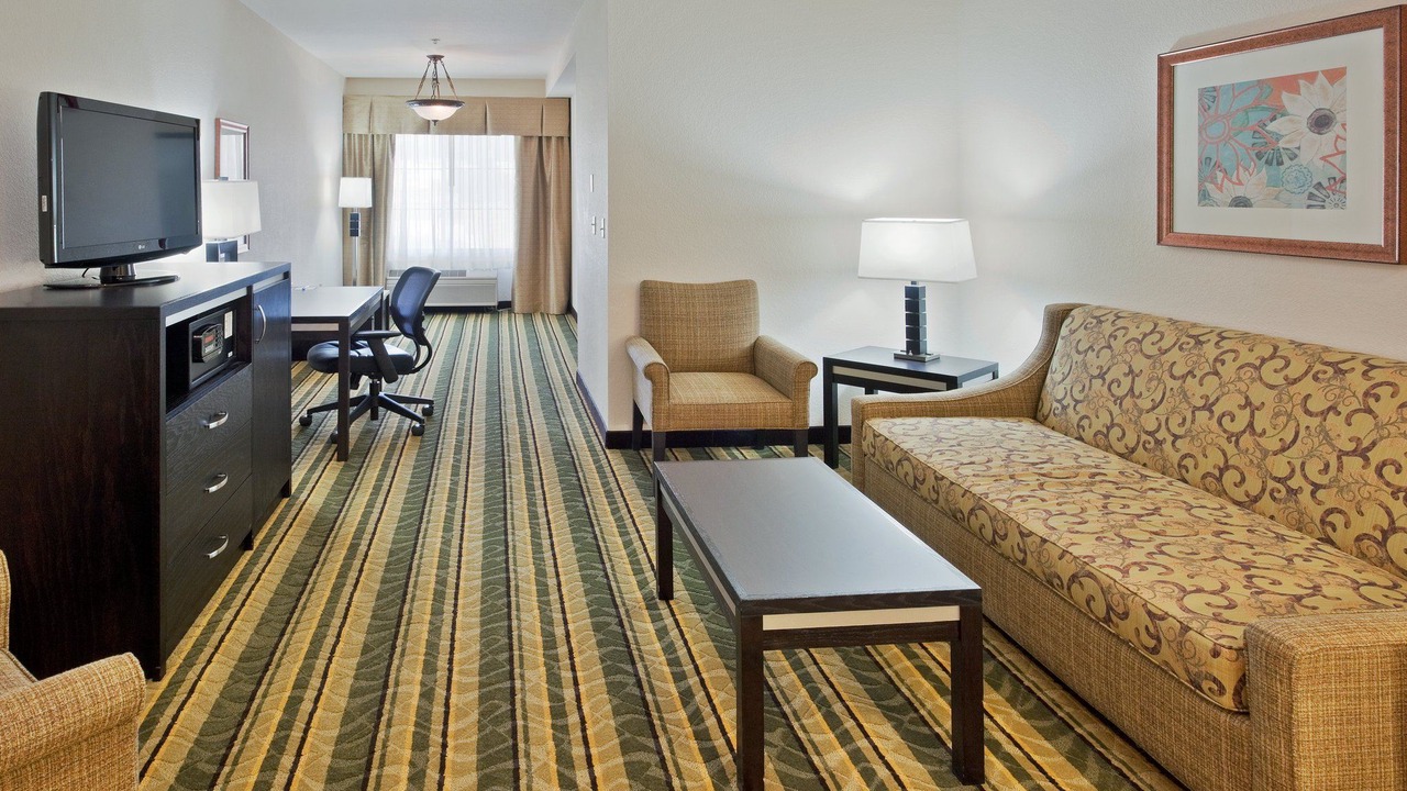 Photo of Livingroom in Northwest Berkeley