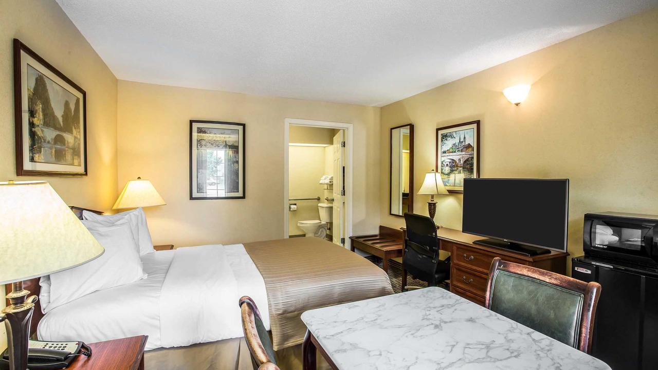 Photo of Livingroom in Bessemer