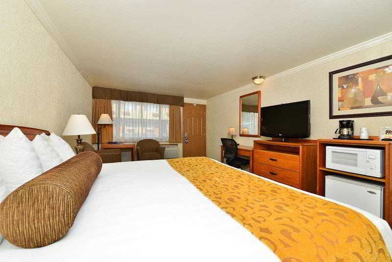 Photo of Bedroom in Coos Bay