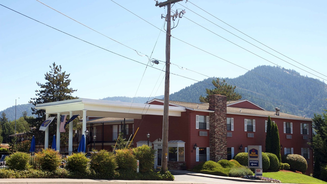 Photo of Buildings in Grants Pass