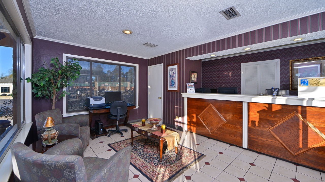 Photo of Livingroom in Center
