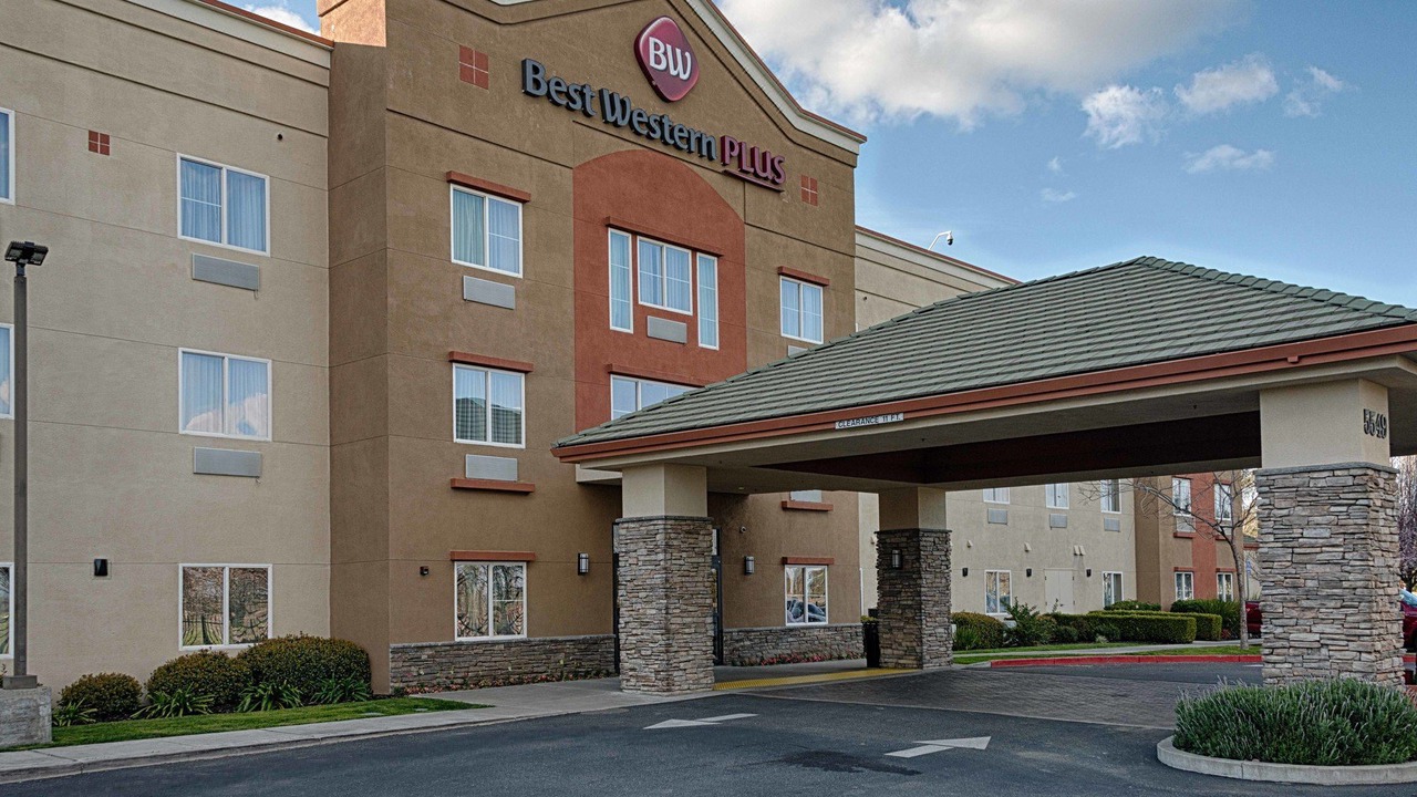 Photo of Buildings in Oakley