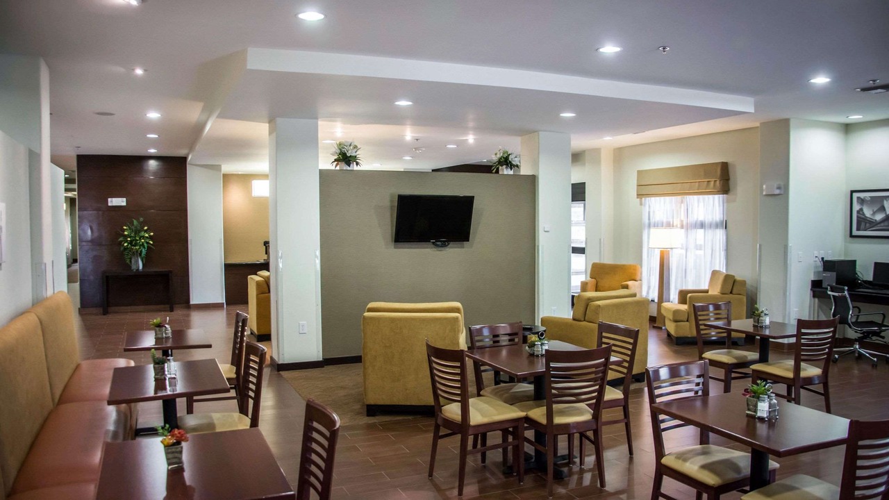 Photo of Livingroom in Center