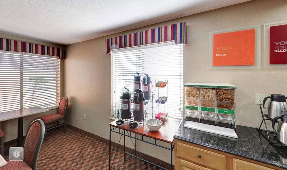 Photo of Livingroom in Forest Hill