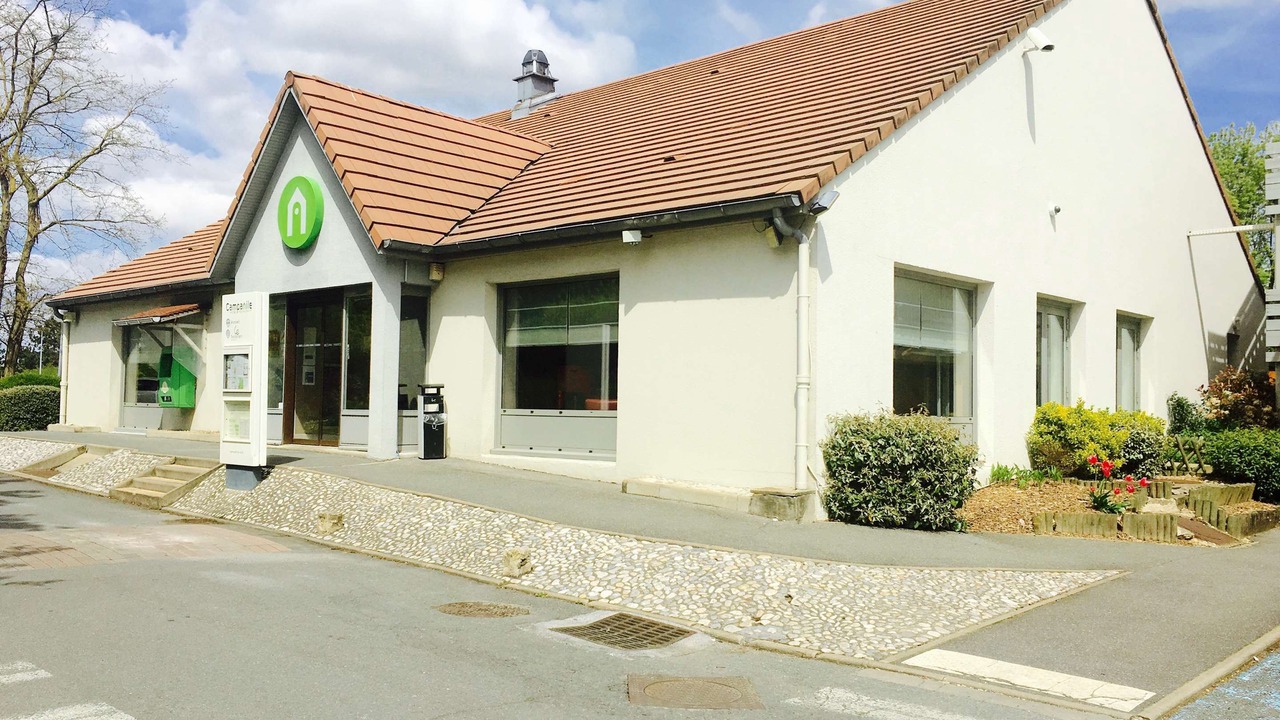 Photo of Buildings in Villejust