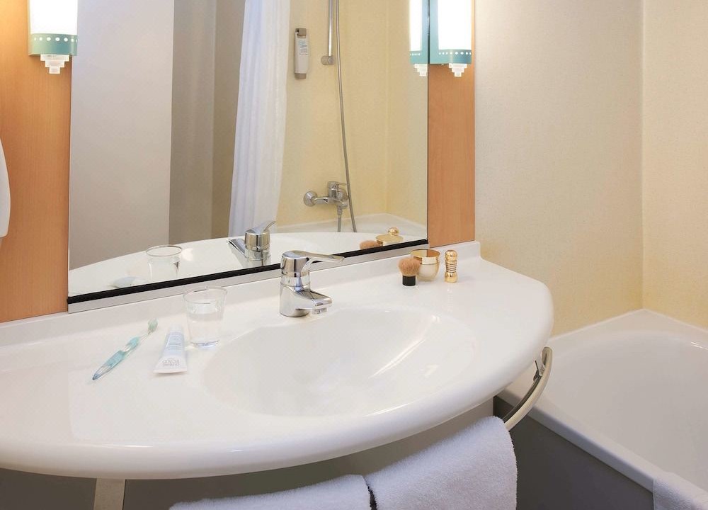 Photo of Bathroom in Pantin