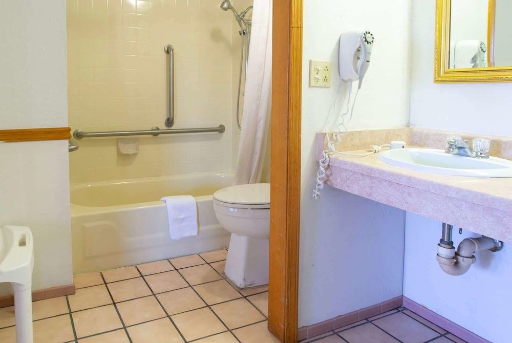 Photo of Others in Clinton