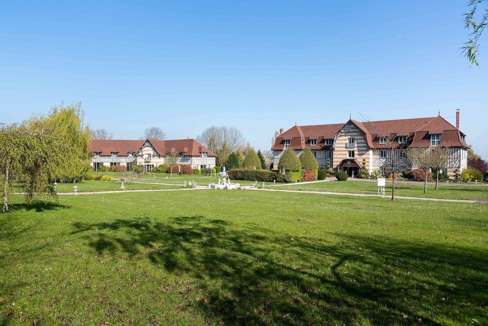 Photo of Buildings in Cricqueboeuf
