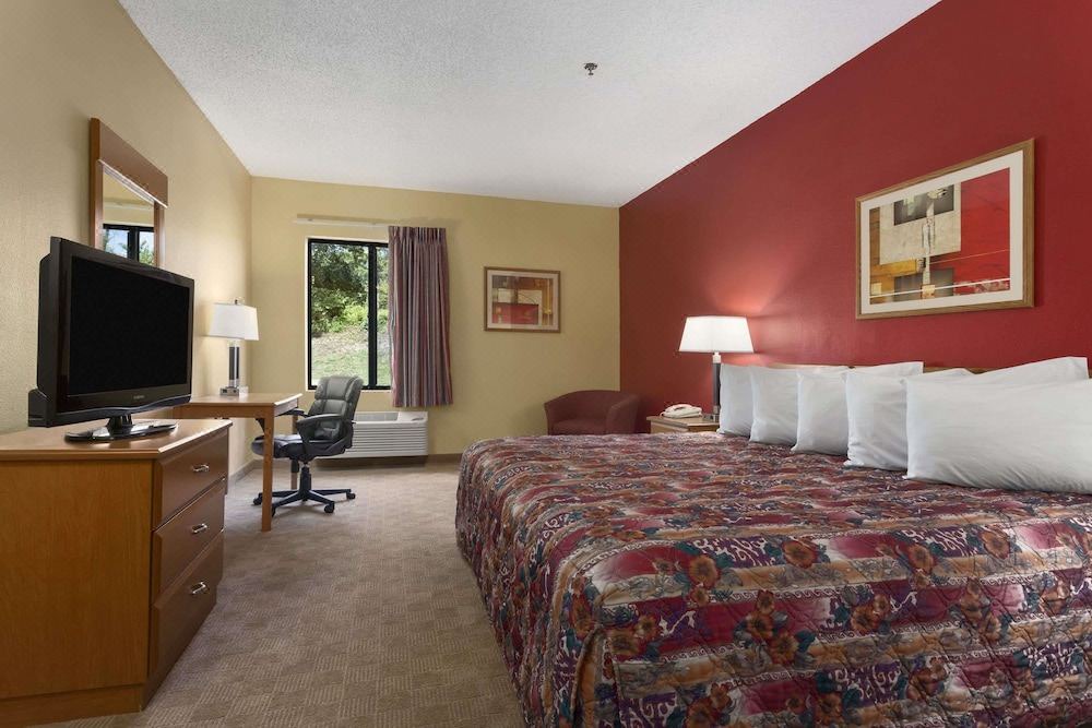 Photo of Bedroom in Jefferson City