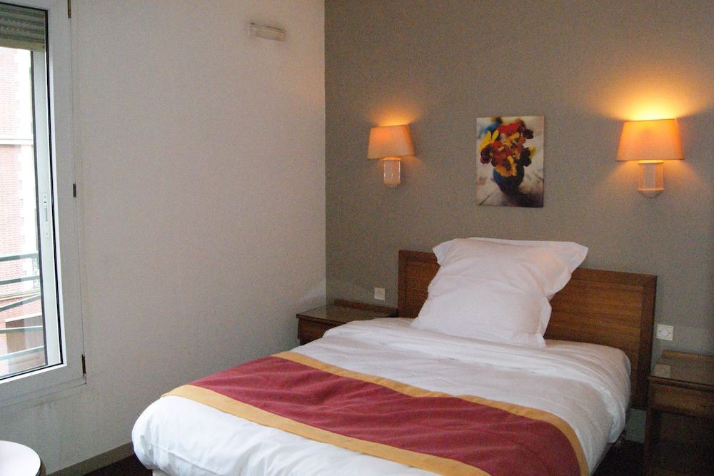 Photo of Bedroom in Rouen City Centre