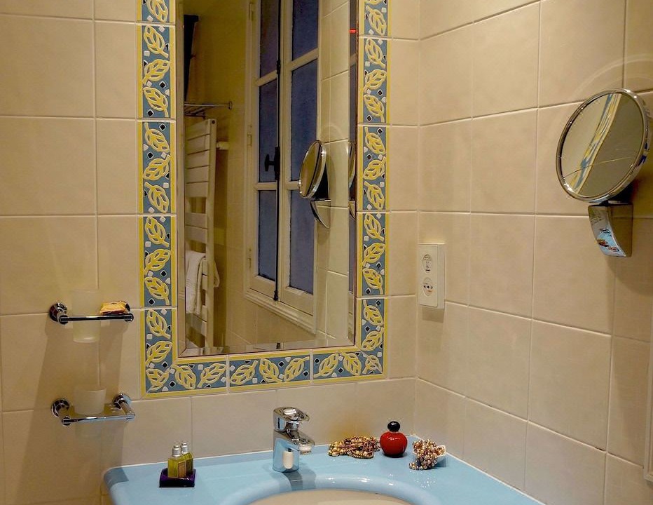 Photo of Bathroom in Notre-Dame-des-Champs