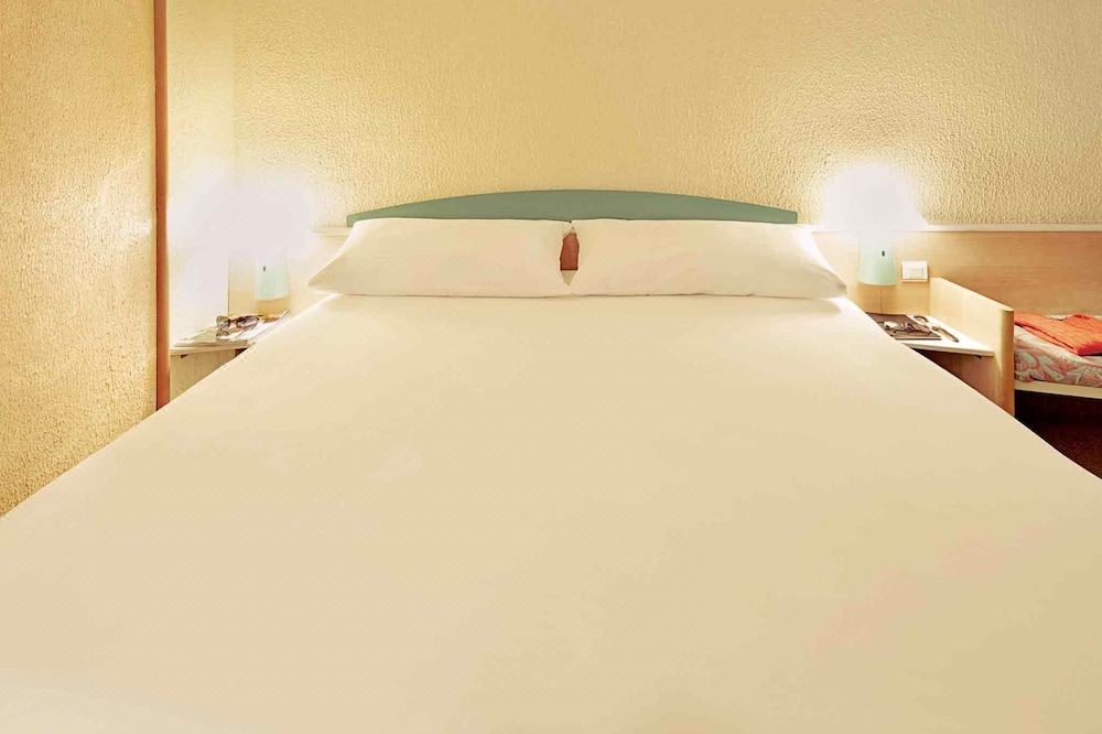 Photo of Bedroom in Saran