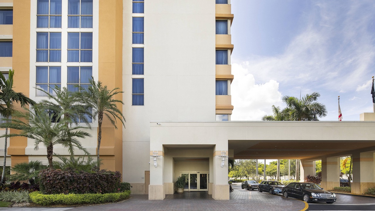 Photo of Buildings in Plantation