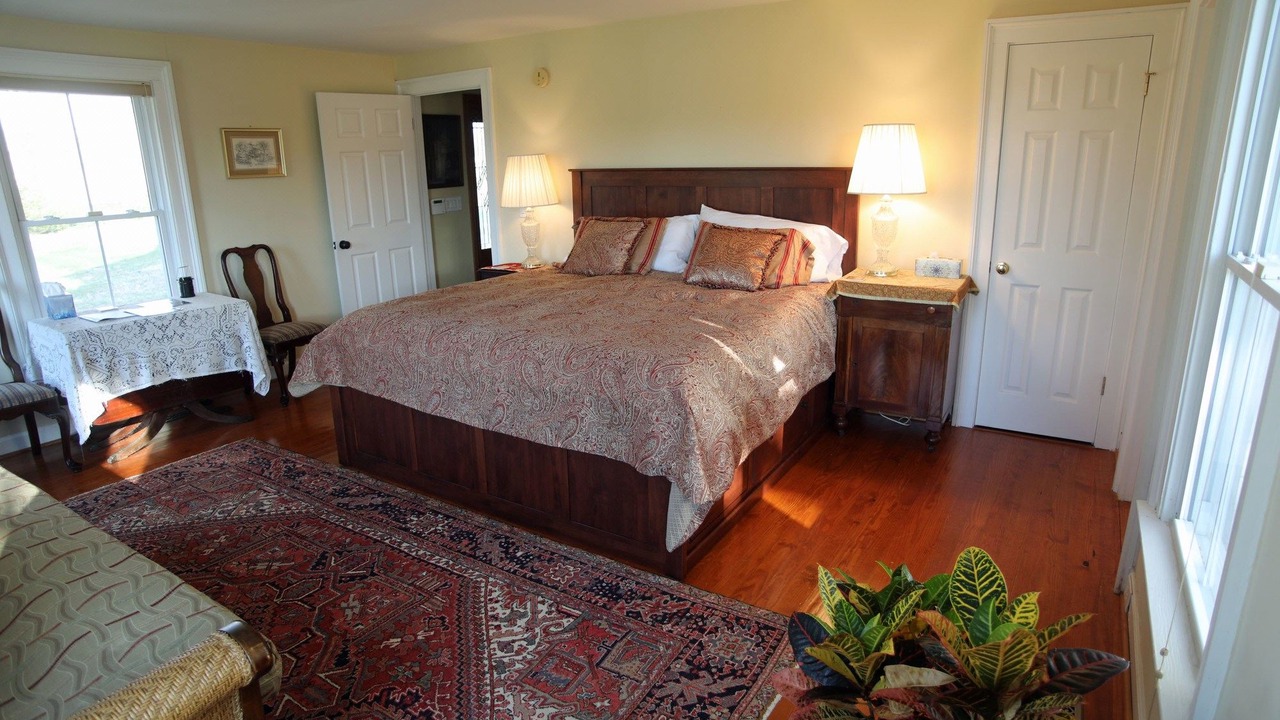 Photo of Bedroom in Alton
