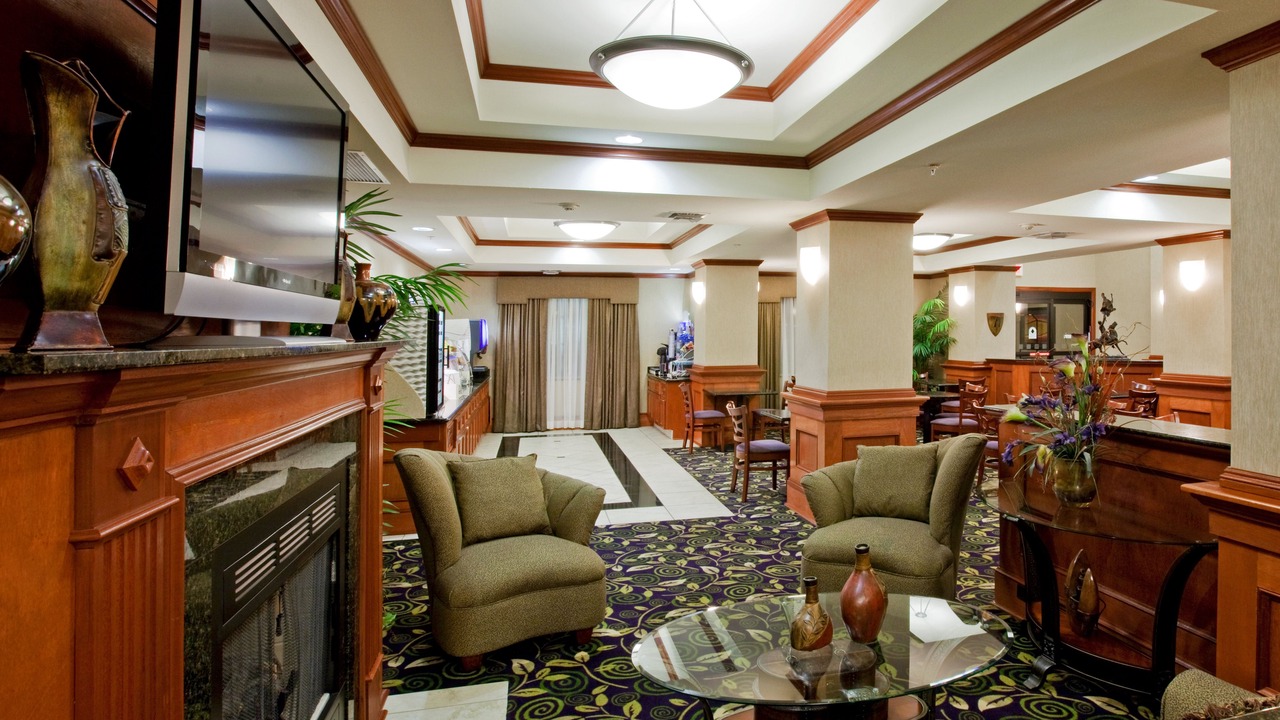 Photo of Livingroom in Ada
