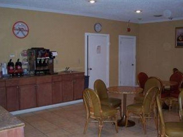 Photo of Livingroom in Niagara Falls
