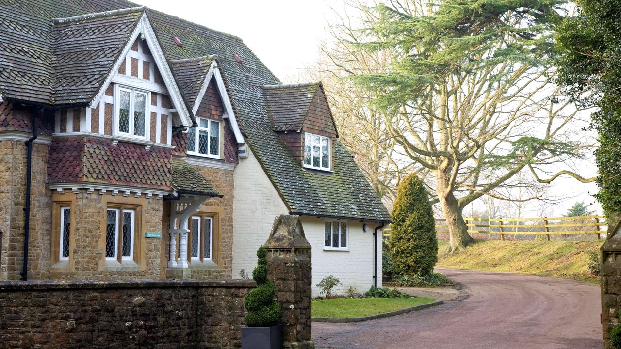 Photo of Buildings in Betchworth