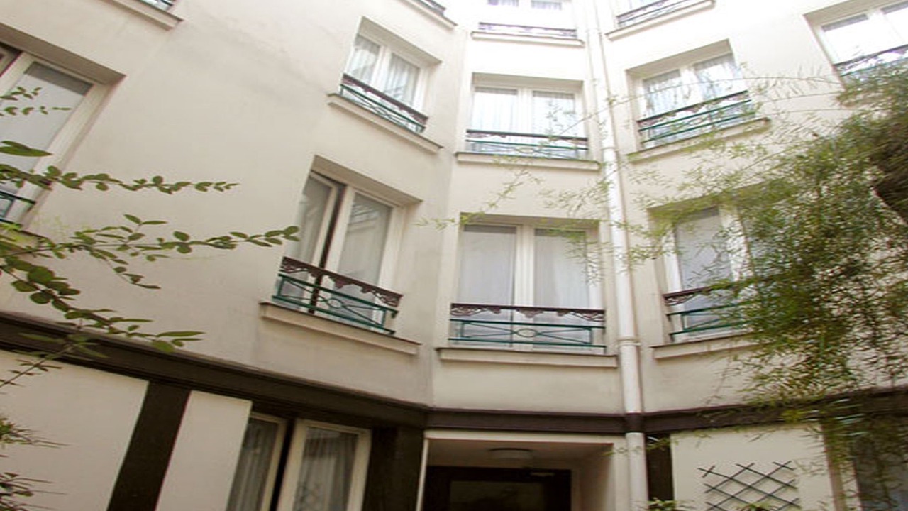 Photo of Buildings in Val-de-Grace