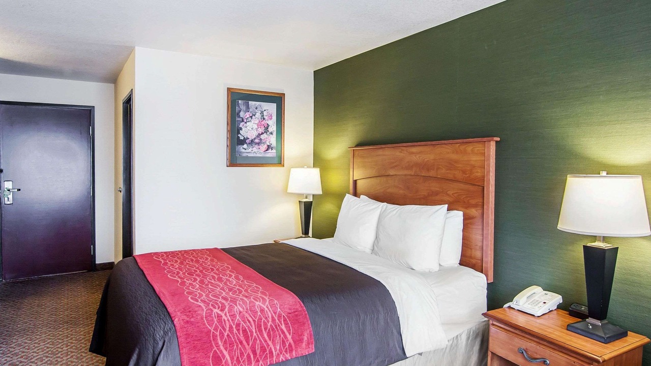 Photo of Bedroom in Salem