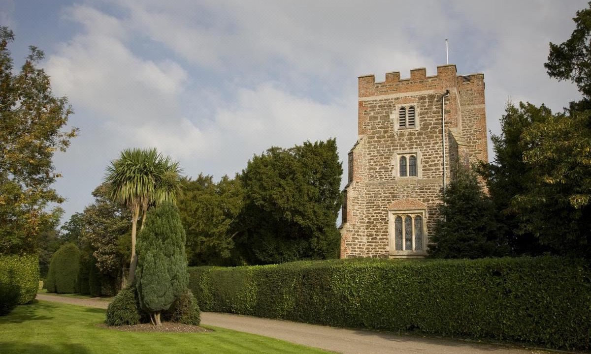 Photo of Buildings in Heckfield
