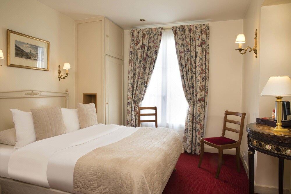 Photo of Bedroom in Saint-Thomas-d'Aquin