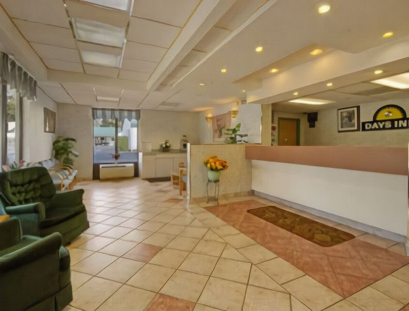 Photo of Livingroom in West Springfield