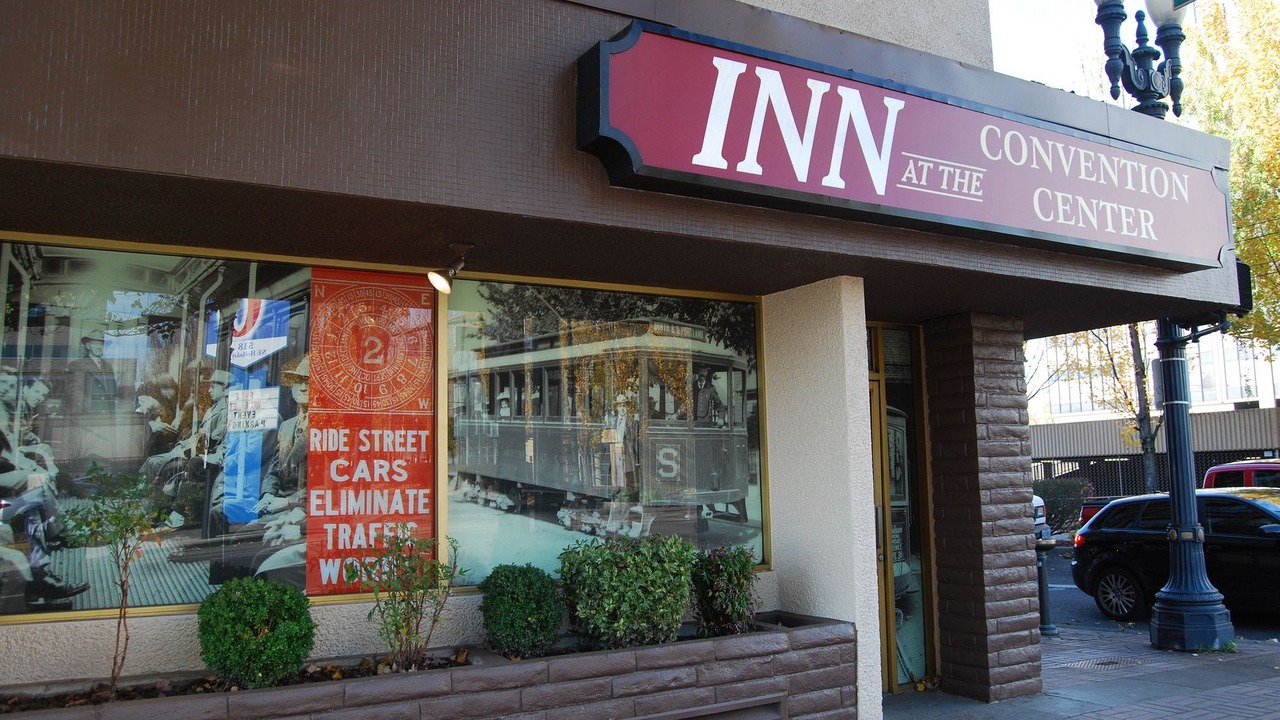 Photo of Buildings in Lloyd District