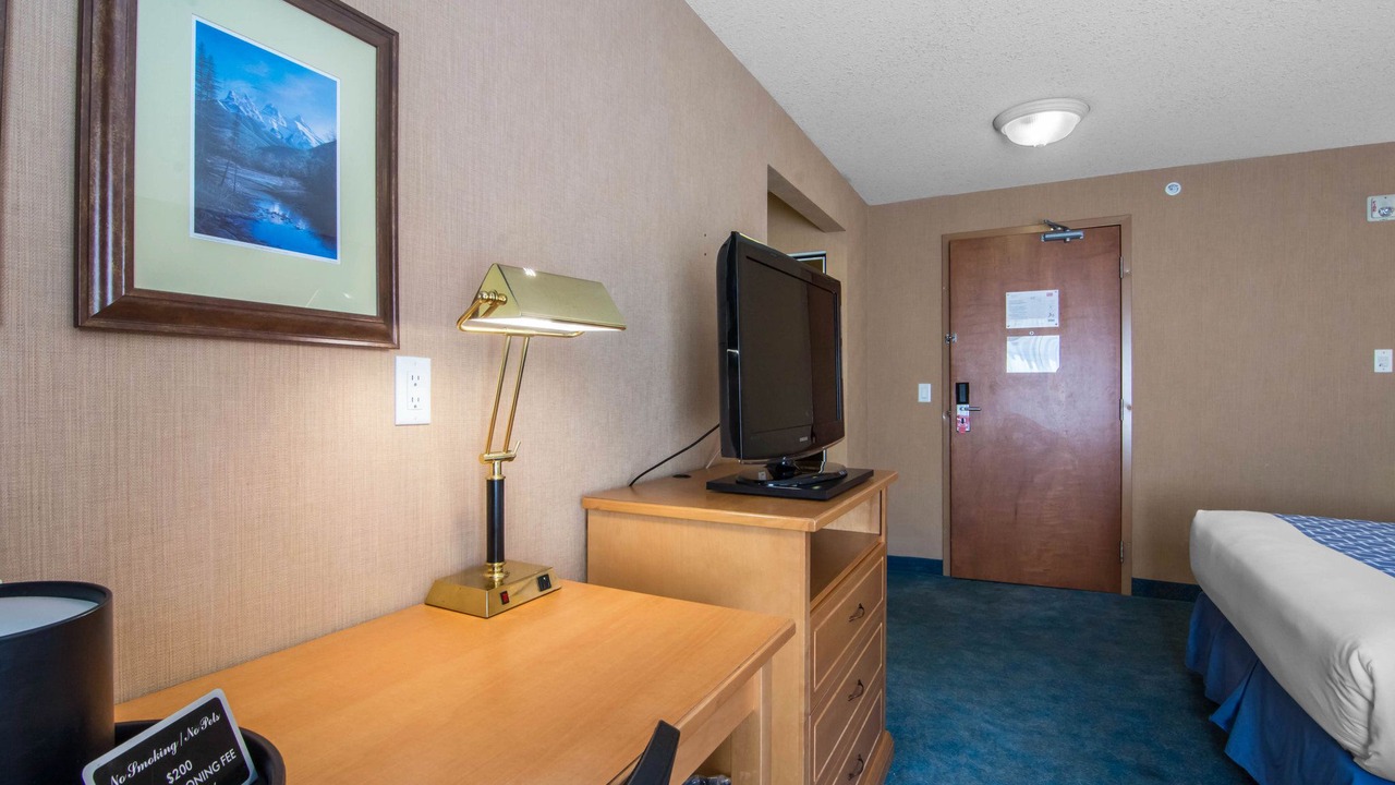 Photo of Livingroom in Banff Trail