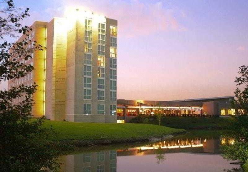 Photo of Buildings in Burr Ridge