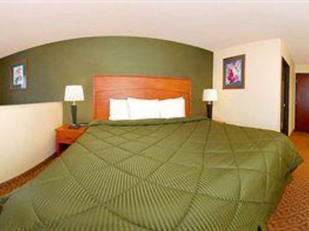 Photo of Bedroom in Salem