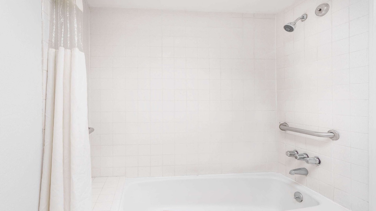 Photo of Bathroom in Commerce