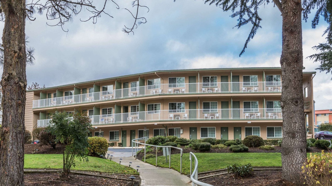 Photo of Buildings in Roseburg
