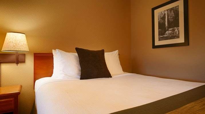 Photo of Bedroom in Cascade Locks