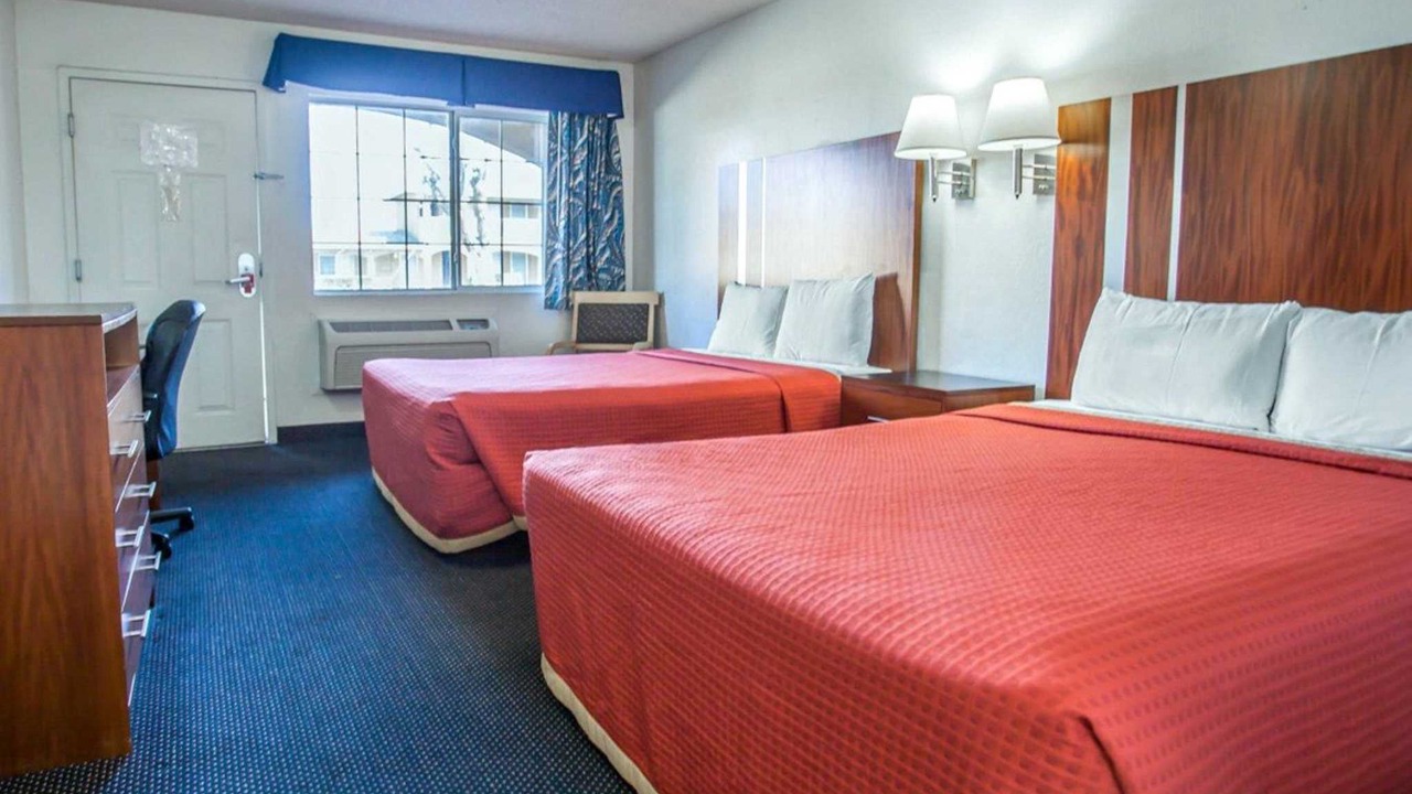 Photo of Bedroom in Barstow